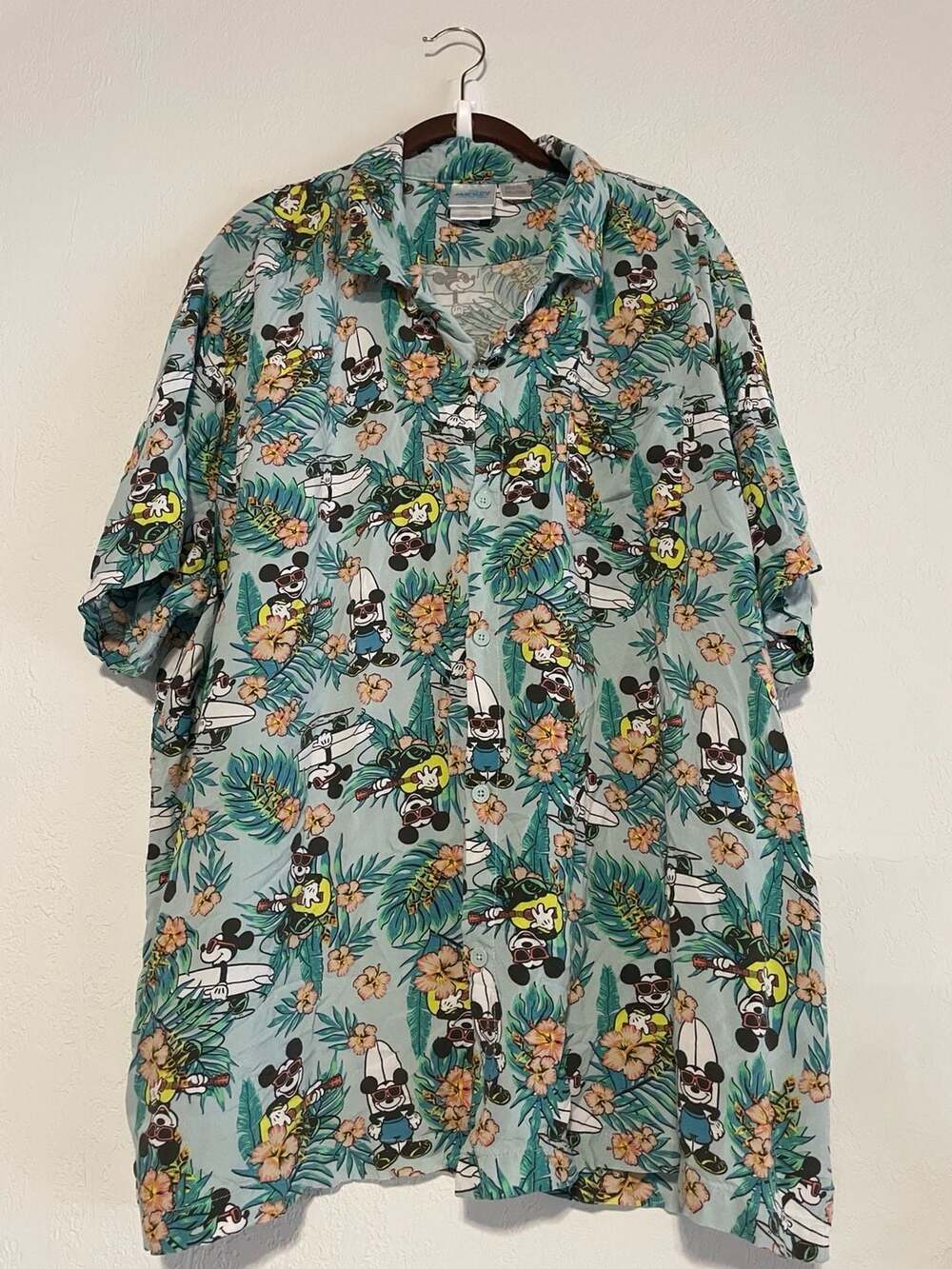 Mickey and Friends Men's Tropical Hawaiian Print Button-Up Short Sleeve Shirt Si